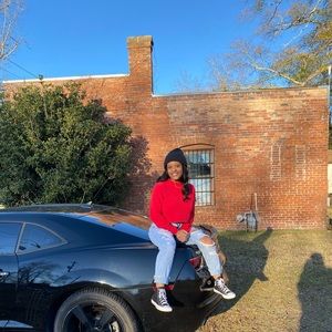 Meet your Posher, Alyssa